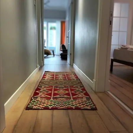 Taksim'de Merkezi Konum Oezel 1+1 Apartment