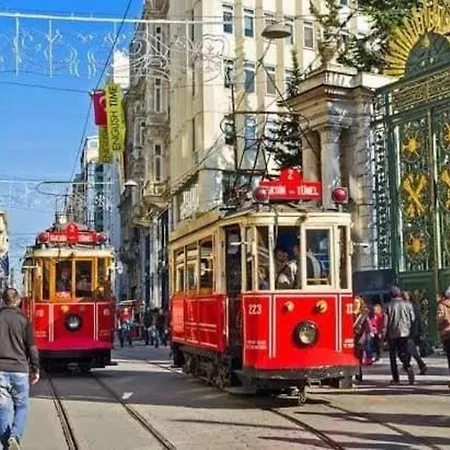 דירה Taksim'de Merkezi Konum Oezel 1+1 *